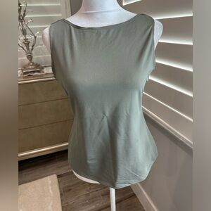 Worth New York Top, Size S, wear alone or under a blouse, with jeans, versatile